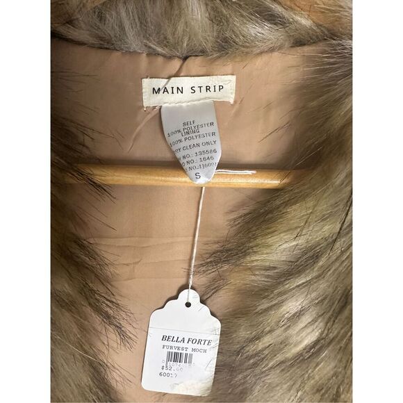 Main Strip Life is Wild Sleeveless Faux Fur Vest Size Small - Picture 2 of 4